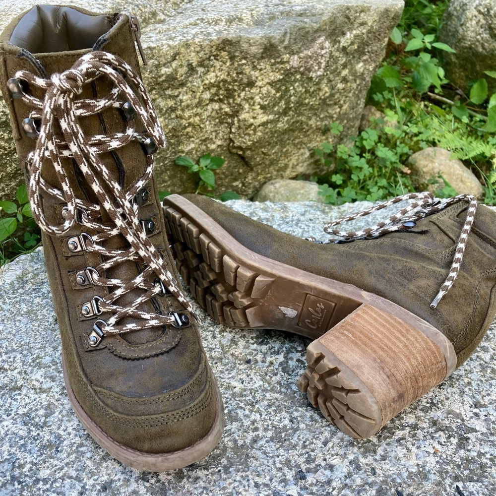 8.5 M Green Carlos Santana lace up boot